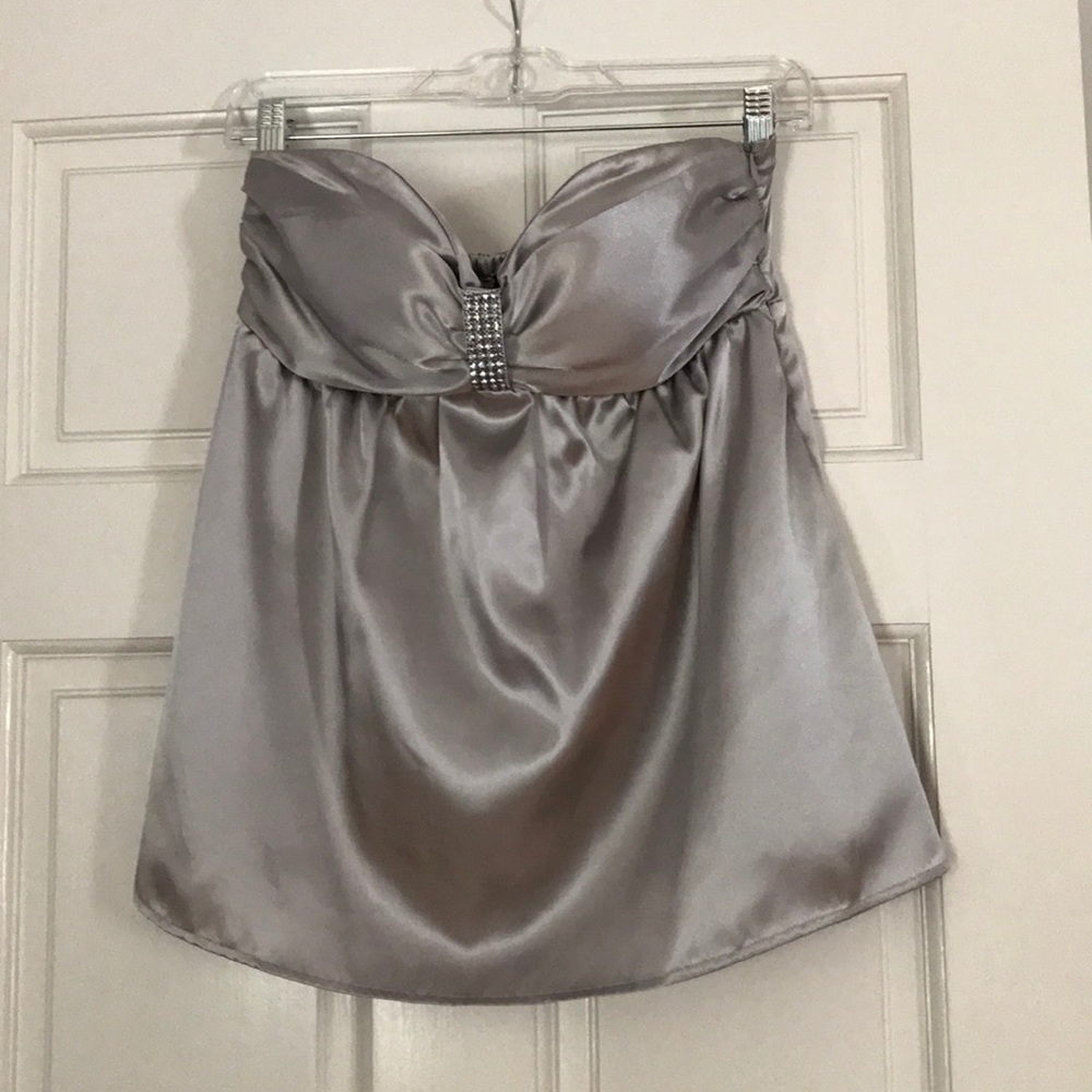 Strapless top